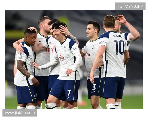 开场5分钟伤退，塞尔电台：费兰-托雷斯右腿腿筋撕裂